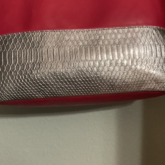 Vince Camuto, large gift tote - Picture 4 of 15